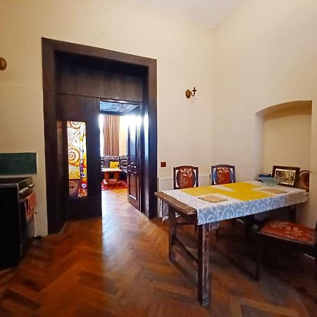 Aristocrat Vintage Apartment Braşov Exterior foto