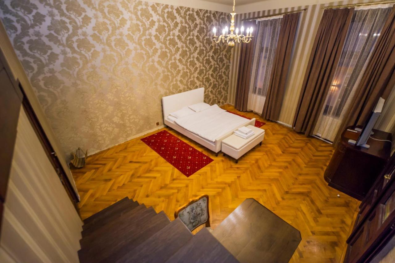 Aristocrat Vintage Apartment Braşov Exterior foto