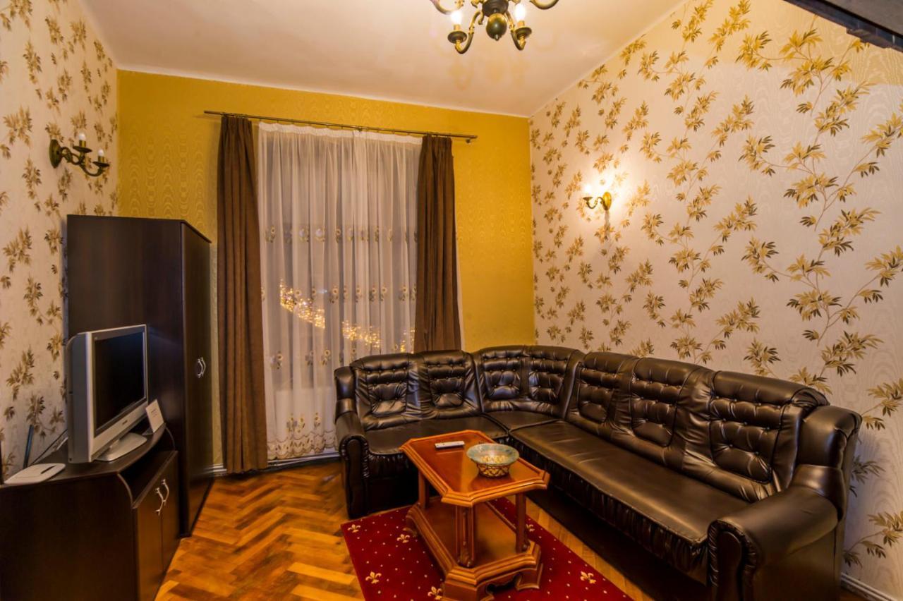 Aristocrat Vintage Apartment Braşov Exterior foto