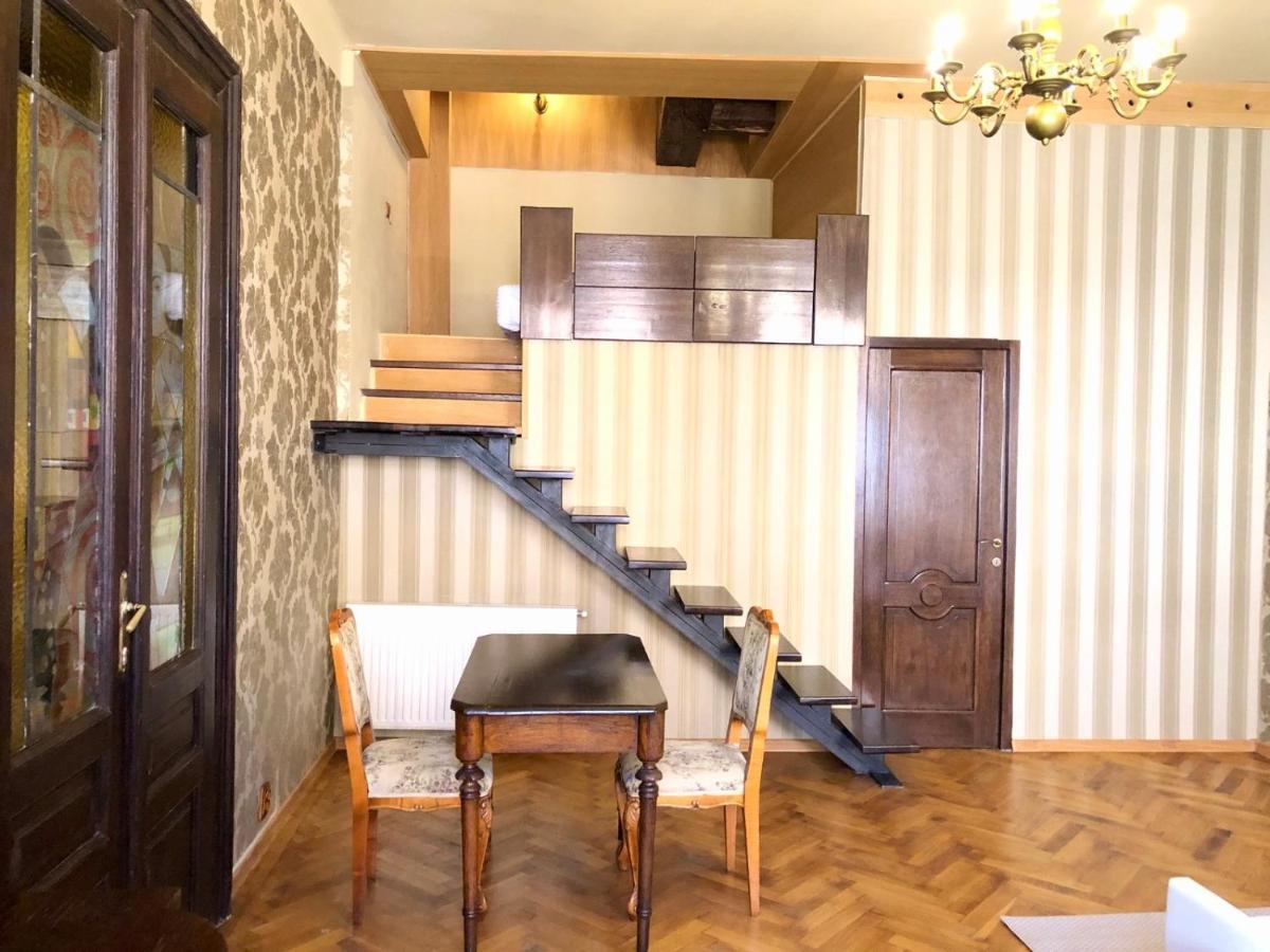 Aristocrat Vintage Apartment Braşov Exterior foto