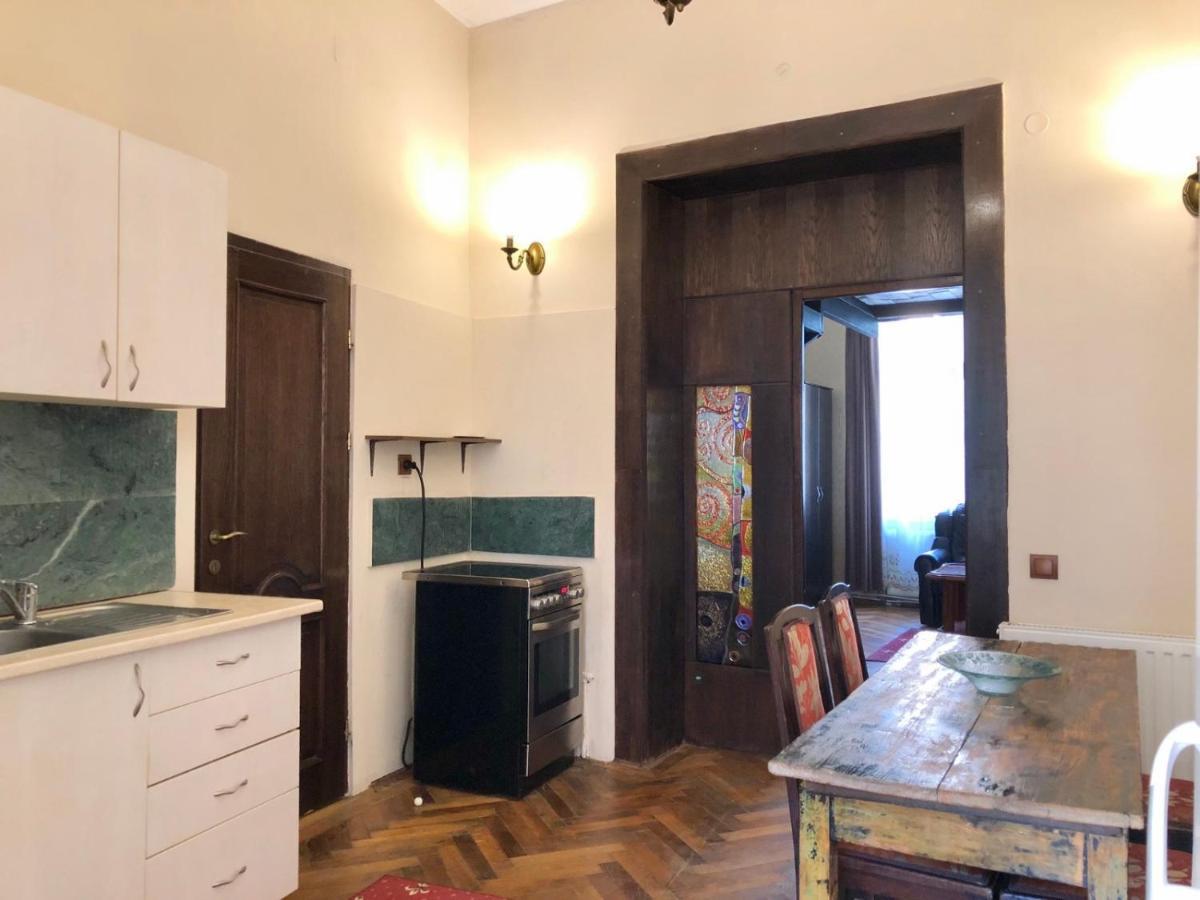 Aristocrat Vintage Apartment Braşov Exterior foto