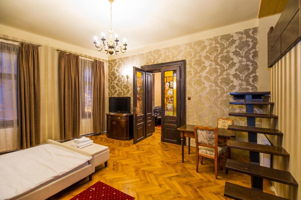 Aristocrat Vintage Apartment Braşov Exterior foto