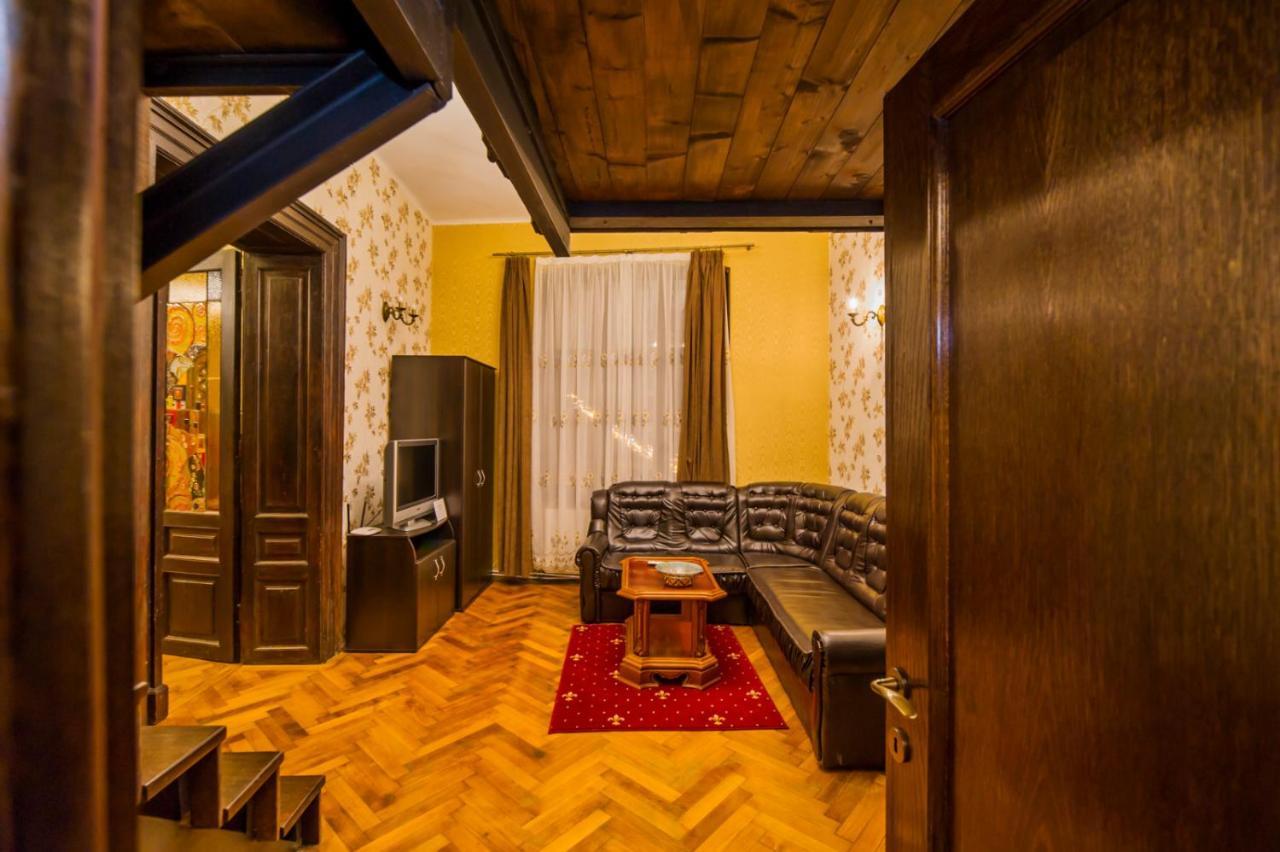 Aristocrat Vintage Apartment Braşov Exterior foto