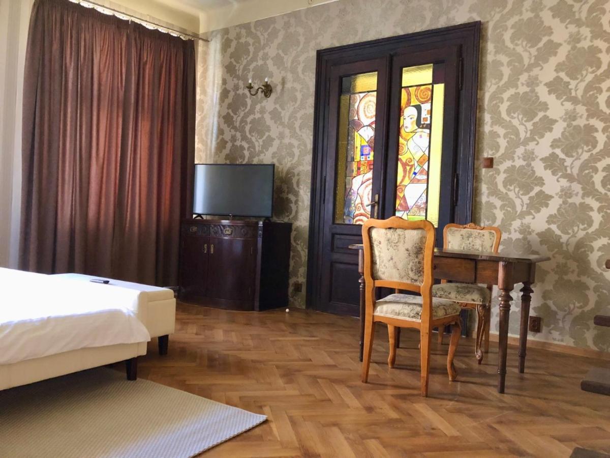 Aristocrat Vintage Apartment Braşov Exterior foto
