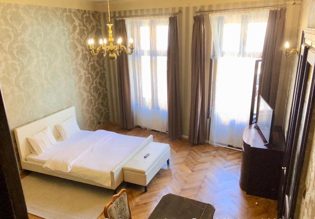 Aristocrat Vintage Apartment Braşov Exterior foto