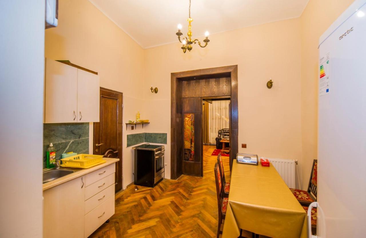 Aristocrat Vintage Apartment Braşov Exterior foto