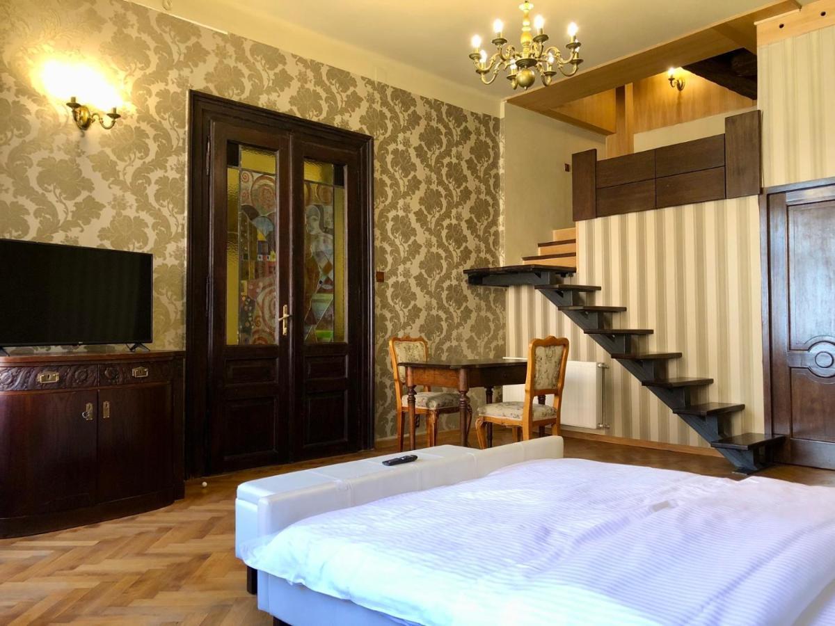 Aristocrat Vintage Apartment Braşov Exterior foto