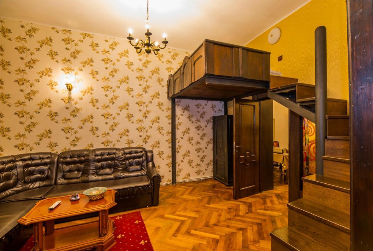 Aristocrat Vintage Apartment Braşov Exterior foto