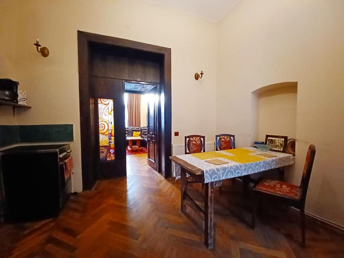 Aristocrat Vintage Apartment Braşov Exterior foto